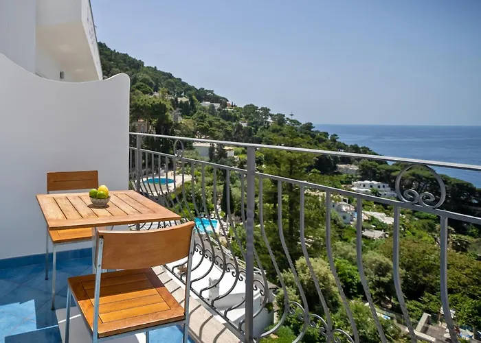 ホテル ラ フロリディアーナ カプリ